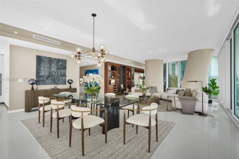 Condominio en venta en Miami, Florida, 3 dormitorios, 267.28 m2 № 1985850 - foto 17