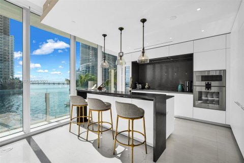 Condominio en venta en Miami, Florida, 3 dormitorios, 267.28 m2 № 1985850 - foto 18