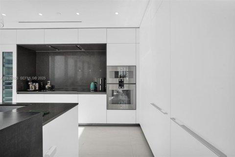 Condominio en venta en Miami, Florida, 3 dormitorios, 267.28 m2 № 1985850 - foto 20