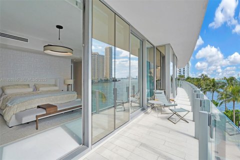 Condominio en venta en Miami, Florida, 3 dormitorios, 267.28 m2 № 1985850 - foto 28