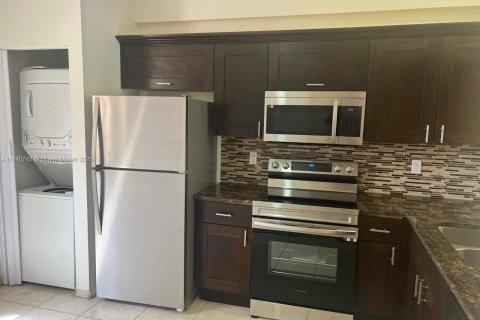 Condominio en venta en Lauderhill, Florida, 2 dormitorios, 89.65 m2 № 1846200 - foto 1