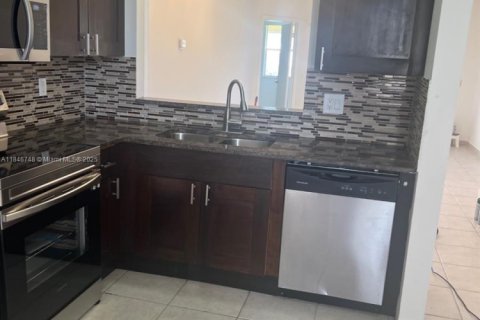 Condominio en venta en Lauderhill, Florida, 2 dormitorios, 89.65 m2 № 1846200 - foto 7