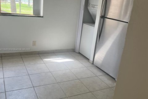 Condominio en venta en Lauderhill, Florida, 2 dormitorios, 89.65 m2 № 1846200 - foto 9