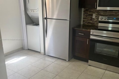 Condominio en venta en Lauderhill, Florida, 2 dormitorios, 89.65 m2 № 1846200 - foto 3