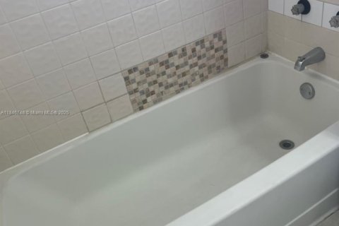 Condominio en venta en Lauderhill, Florida, 2 dormitorios, 89.65 m2 № 1846200 - foto 26