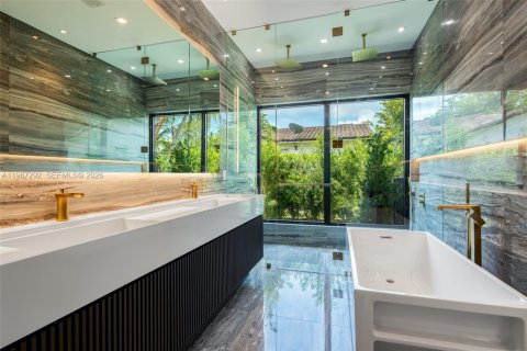 Casa en venta en Pinecrest, Florida, 6 dormitorios, 361.48 m2 № 2063066 - foto 10