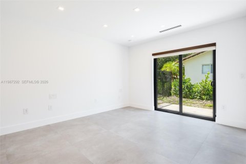 Casa en venta en Pinecrest, Florida, 6 dormitorios, 361.48 m2 № 2063066 - foto 20