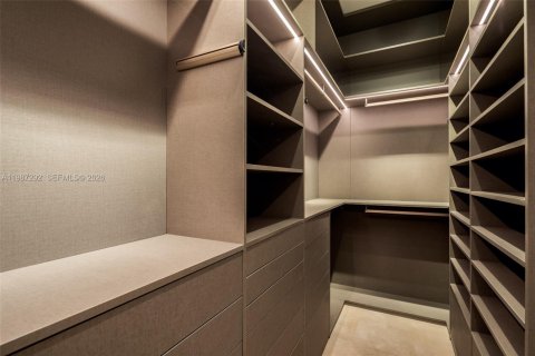 Casa en venta en Pinecrest, Florida, 6 dormitorios, 361.48 m2 № 2063066 - foto 12