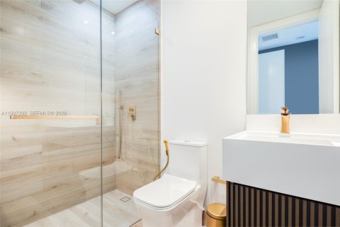 Casa en venta en Pinecrest, Florida, 6 dormitorios, 361.48 m2 № 2063066 - foto 24