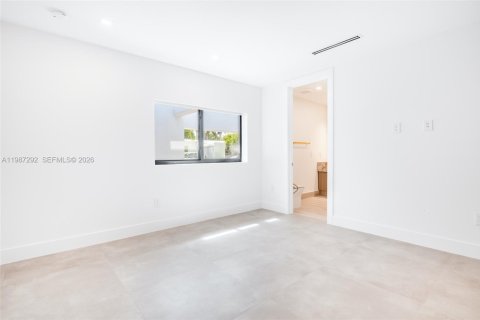 Casa en venta en Pinecrest, Florida, 6 dormitorios, 361.48 m2 № 2063066 - foto 25