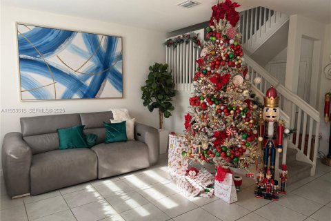 Townhouse in Miami, Florida 3 bedrooms, 142.98 sq.m. № 1991334 - photo 3