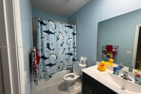 Townhouse in Miami, Florida 3 bedrooms, 142.98 sq.m. № 1991334 - photo 7