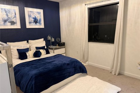 Townhouse in Miami, Florida 3 bedrooms, 142.98 sq.m. № 1991334 - photo 8