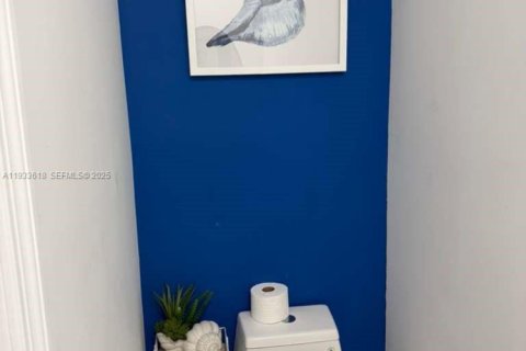 Townhouse in Miami, Florida 3 bedrooms, 142.98 sq.m. № 1991334 - photo 6