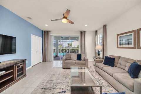 Villa ou maison à vendre à Kissimmee, Floride: 7 chambres, 307.88 m2 № 1826539 - photo 15