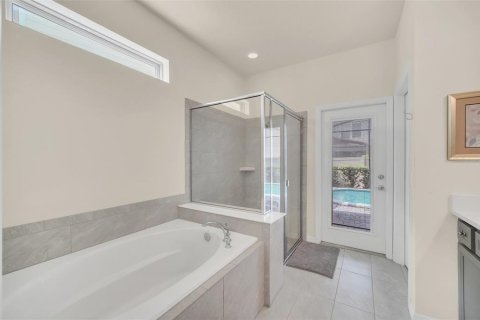 Villa ou maison à vendre à Kissimmee, Floride: 7 chambres, 307.88 m2 № 1826539 - photo 22