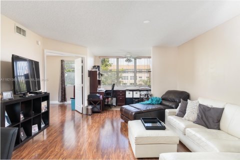 Copropriété à vendre à Sunrise, Floride: 2 chambres, 88.26 m2 № 1781515 - photo 2
