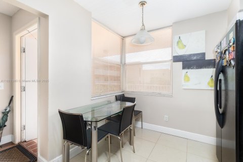 Copropriété à vendre à Sunrise, Floride: 2 chambres, 88.26 m2 № 1781515 - photo 7