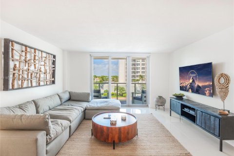 Condo in Miami Beach, Florida, 1 bedroom  № 1937972 - photo 2
