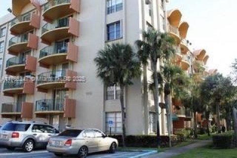 Condominio en venta en Miami, Florida, 1 dormitorio, 64.1 m2 № 1714528 - foto 3