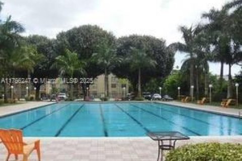Condominio en venta en Miami, Florida, 1 dormitorio, 64.1 m2 № 1714528 - foto 2