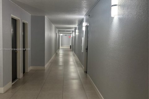 Condominio en venta en Miami, Florida, 1 dormitorio, 64.1 m2 № 1714528 - foto 11