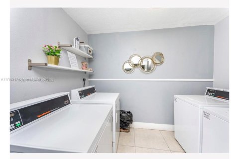 Condominio en venta en Miami, Florida, 1 dormitorio, 64.1 m2 № 1714528 - foto 13