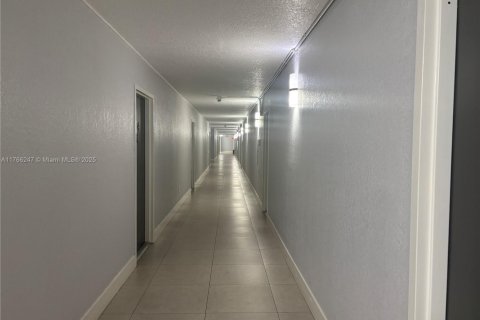 Condominio en venta en Miami, Florida, 1 dormitorio, 64.1 m2 № 1714528 - foto 6