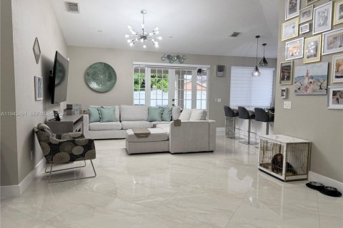 Снять в аренду виллу или дом в Майами-Лейкс, Флорида 3 спальни, 174.56м2, № 2005458 - фото 6