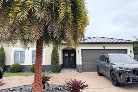 Дом в Майами-Лейкс, Флорида 3 спальни, 174.56м2 № 2005458