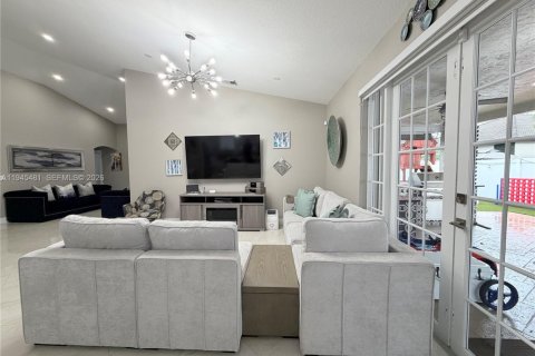 Снять в аренду виллу или дом в Майами-Лейкс, Флорида 3 спальни, 174.56м2, № 2005458 - фото 13