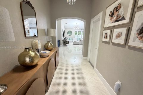 Снять в аренду виллу или дом в Майами-Лейкс, Флорида 3 спальни, 174.56м2, № 2005458 - фото 3