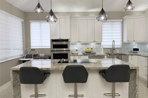 Снять в аренду виллу или дом в Майами-Лейкс, Флорида 3 спальни, 174.56м2, № 2005458 - фото 10