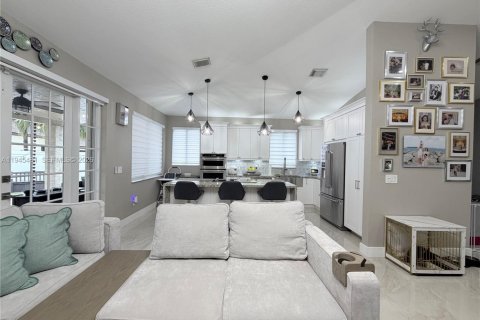 Снять в аренду виллу или дом в Майами-Лейкс, Флорида 3 спальни, 174.56м2, № 2005458 - фото 9