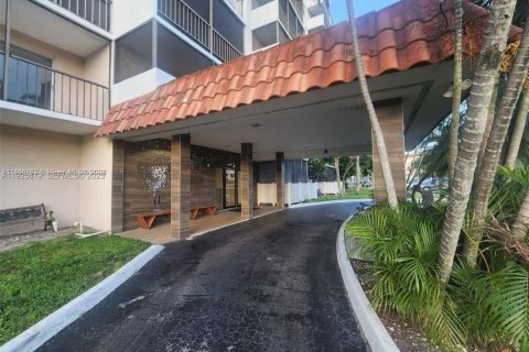 Condo in Lauderhill, Florida, 1 bedroom  № 1984132