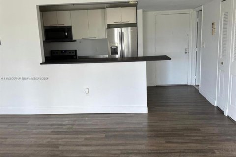 Condo in Lauderhill, Florida, 1 bedroom № 1984132 - photo 9