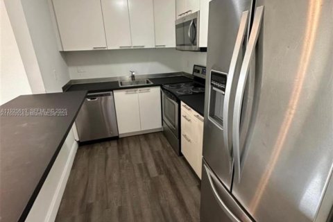 Condo in Lauderhill, Florida, 1 bedroom № 1984132 - photo 8