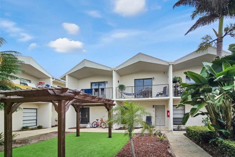 Immobilier commercial à vendre à Cocoa Beach, Floride: 24 chambres, 1022.67 m2 № 2414046 - photo 4