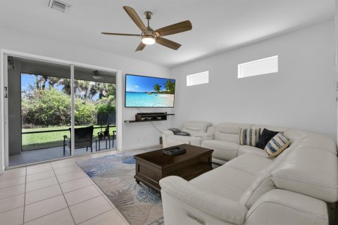 Villa ou maison à vendre à Hobe Sound, Floride: 3 chambres, 196.4 m2 № 2084945 - photo 11