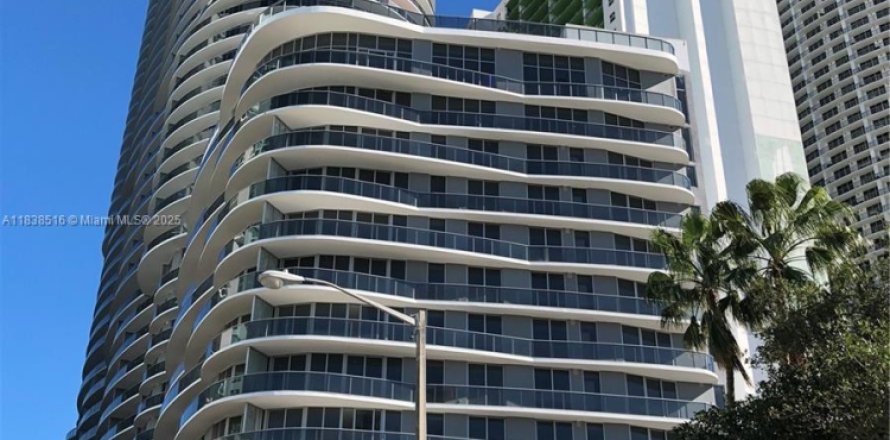 Condo in Miami, Florida, 1 bedroom № 1825865