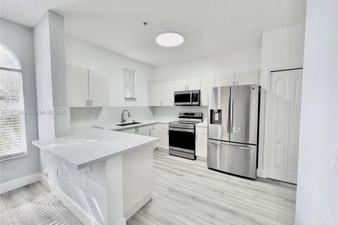 Copropriété à louer à Plantation, Floride: 3 chambres, 124.49 m2 № 1977436 - photo 1