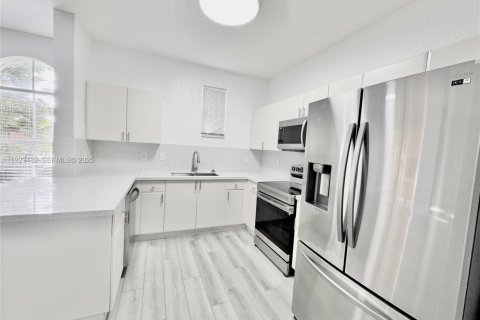 Copropriété à louer à Plantation, Floride: 3 chambres, 124.49 m2 № 1977436 - photo 5