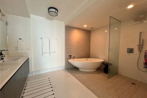 Condominio en alquiler en Sunny Isles Beach, Florida, 3 dormitorios, 143.16 m2 № 1941886 - foto 24