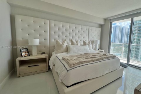 Condominio en alquiler en Sunny Isles Beach, Florida, 3 dormitorios, 143.16 m2 № 1941886 - foto 17