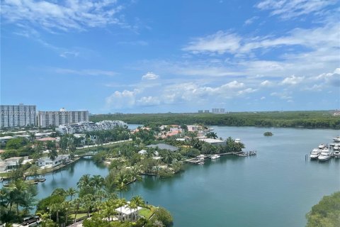 Condominio en alquiler en Sunny Isles Beach, Florida, 3 dormitorios, 143.16 m2 № 1941886 - foto 1