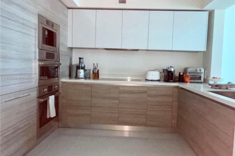 Condominio en alquiler en Sunny Isles Beach, Florida, 3 dormitorios, 143.16 m2 № 1941886 - foto 14
