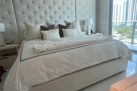 Condominio en alquiler en Sunny Isles Beach, Florida, 3 dormitorios, 143.16 m2 № 1941886 - foto 19