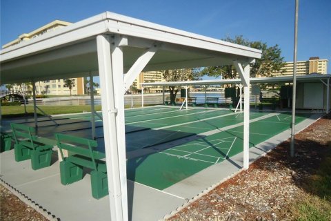 Condo in Saint Petersburg, Florida, 1 bedroom № 2396003 - photo 17