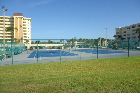 Condo in Saint Petersburg, Florida, 1 bedroom № 2396003 - photo 14