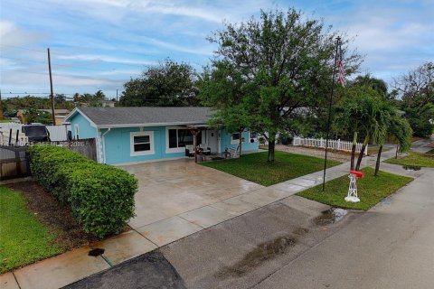 House in Pompano Beach, Florida 2 bedrooms, 103.77 sq.m. № 2048424 - photo 23